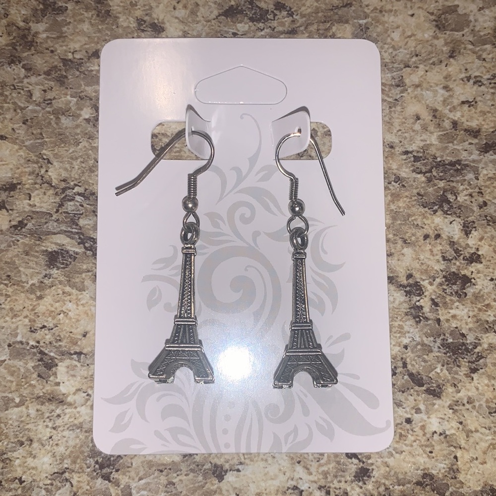 NWOT Handcrafted Eiffel Tower Earrings